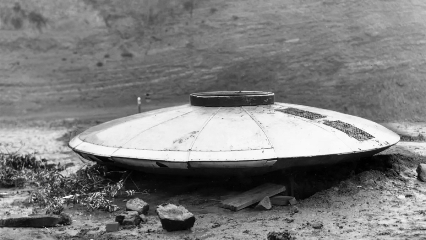 Modified still from The Day the Earth Stood Still (dir. Robert Wise, 1951)